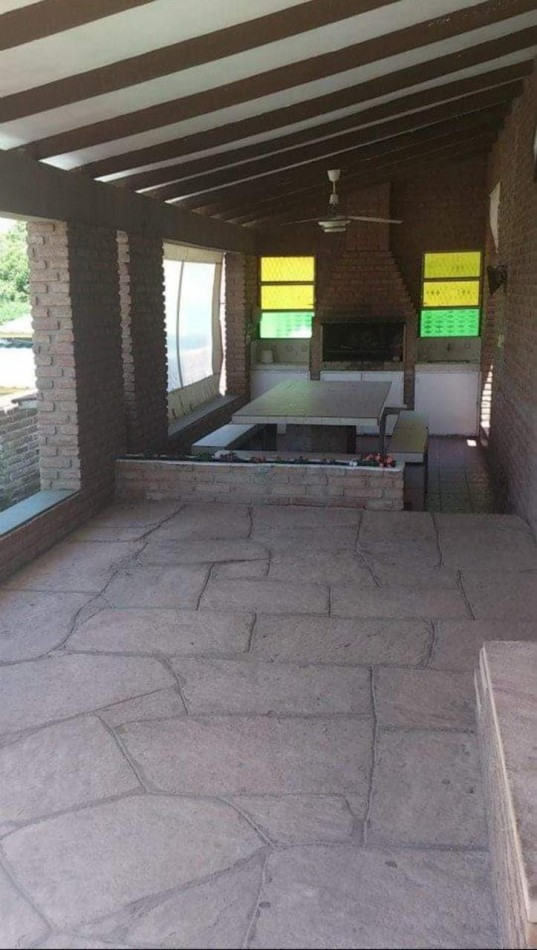 Casa en venta a 2 cuadras del rio