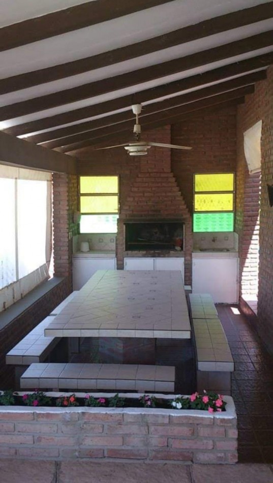 Casa en venta a 2 cuadras del rio