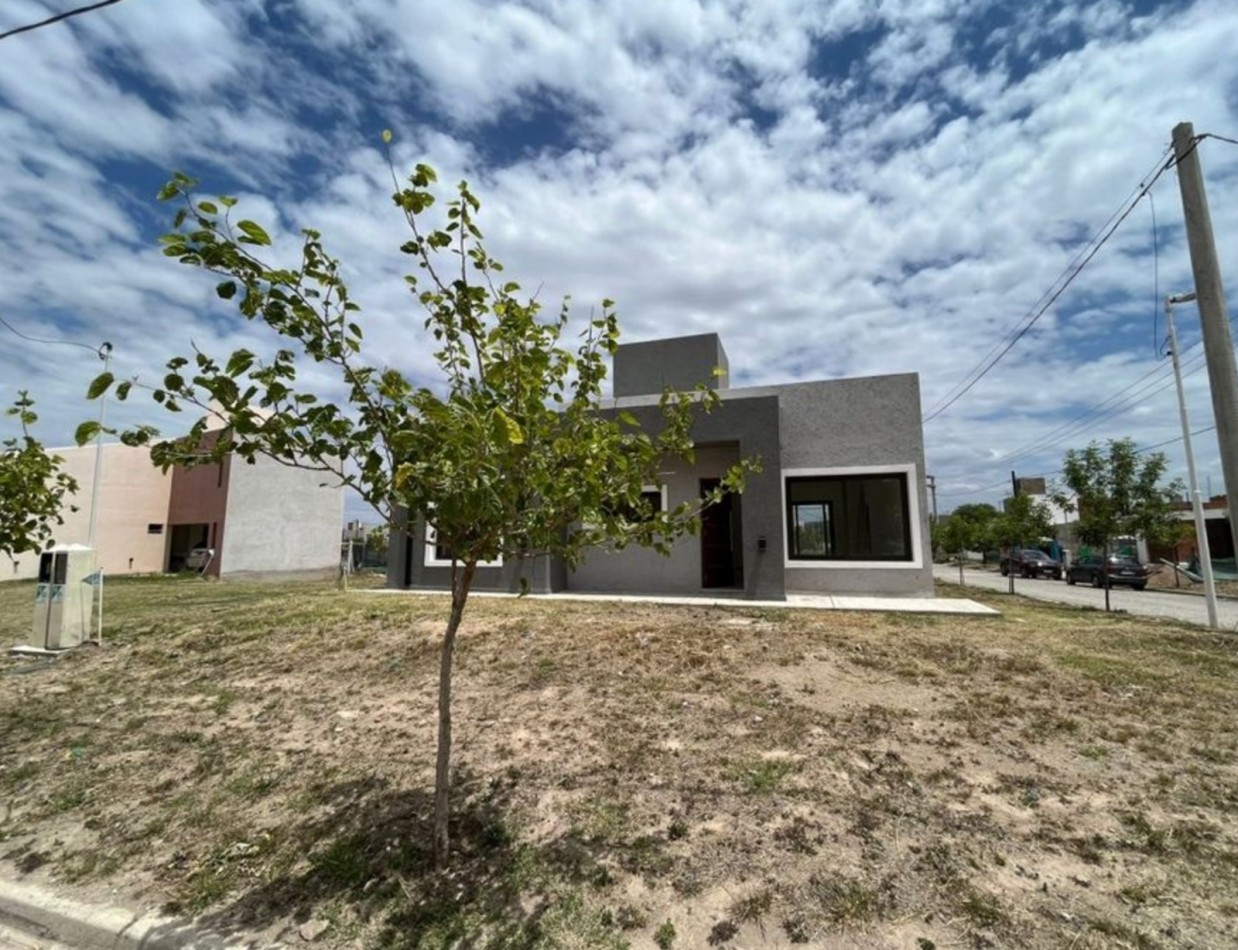 OPORTUNIDAD! Casa a estrenar Tejas 4