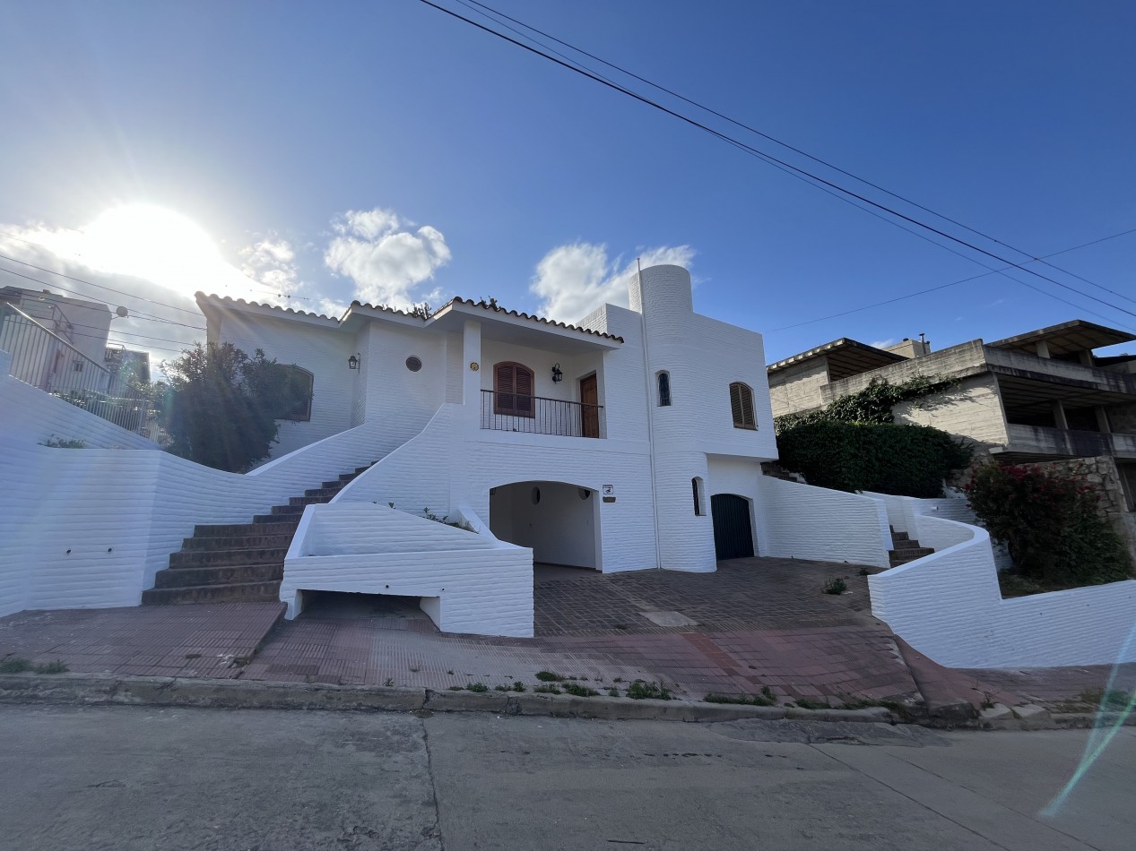 Hermosa Casa con vista - Villa Carlos Paz