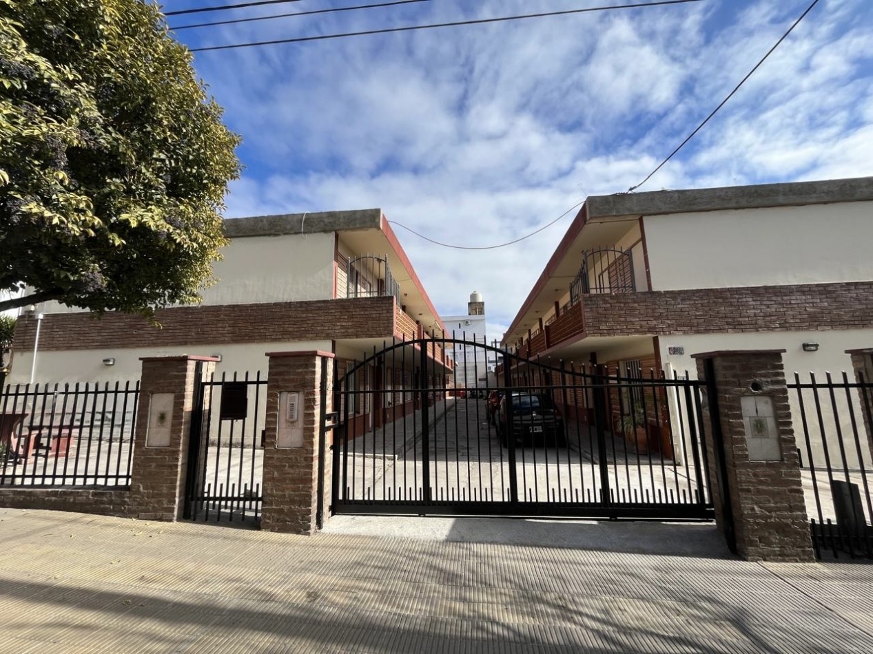 OPORTUNIDAD! Duplex 2 dormitorios 