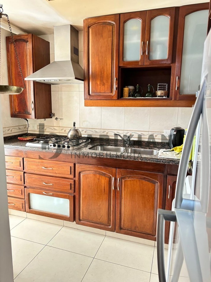Hermoso departamento 3 dormitorios con cochera